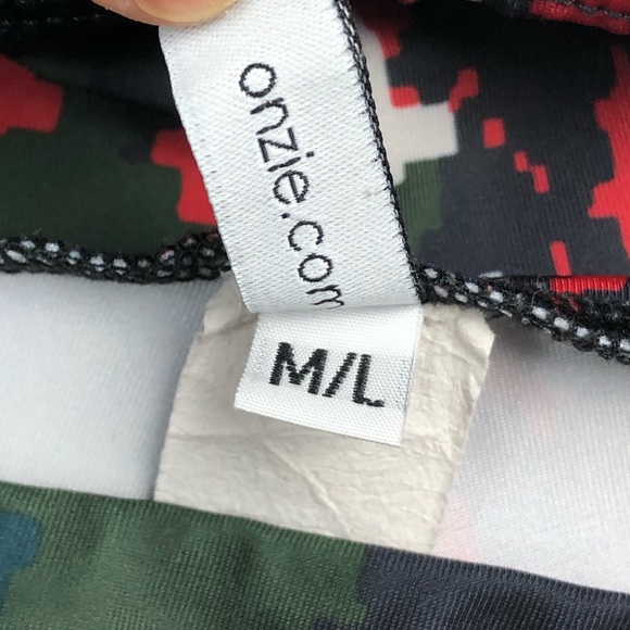 SOLD Onzie Camouflage Red Green Leggings - Picture 4 of 8